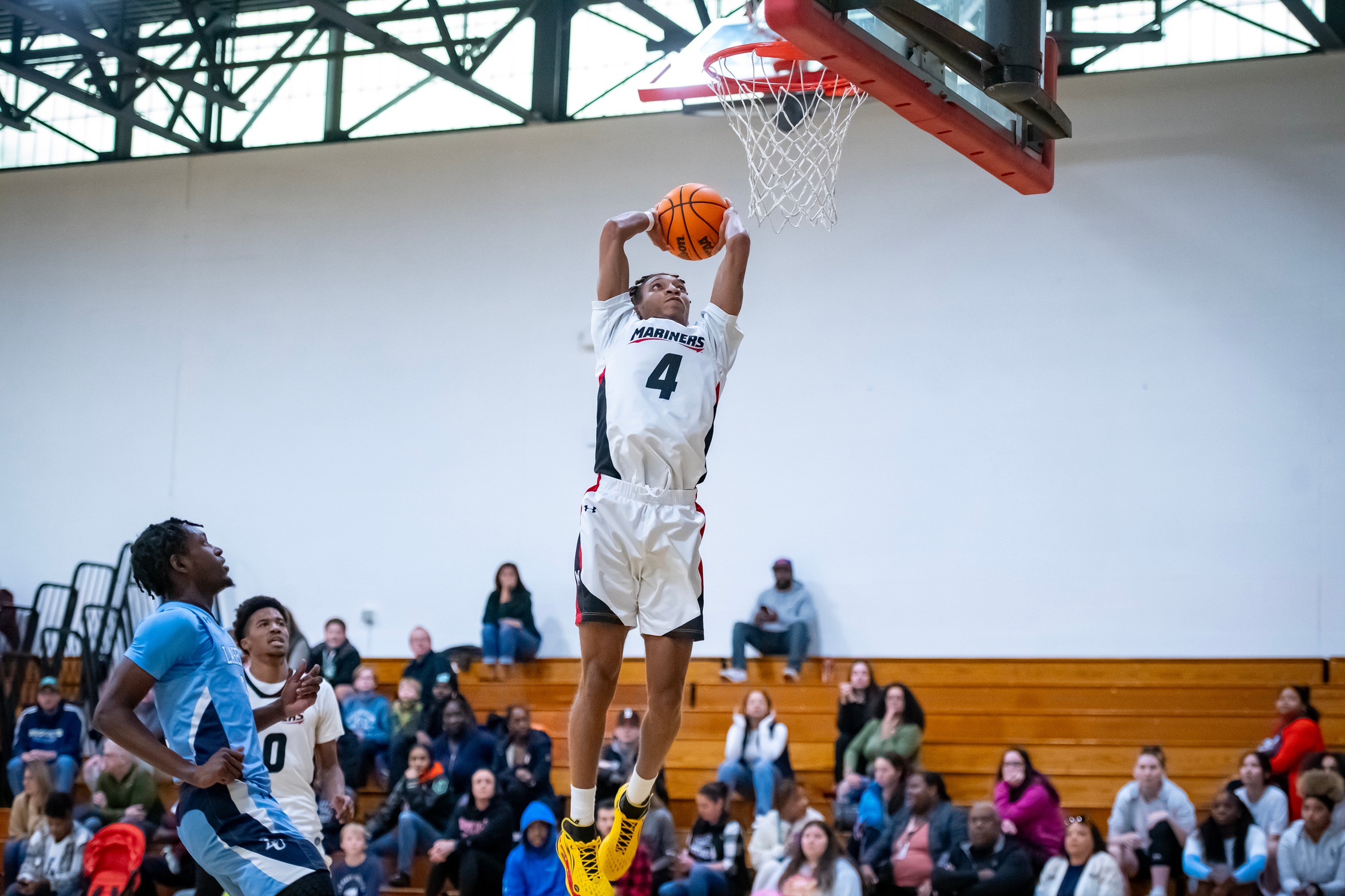 Men&rsquo;s Basketball Rolls Over Wesleyan for Second Consecutive Victory