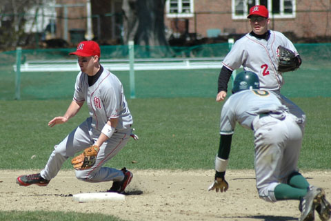 Baseball Completes Sweep of Elms