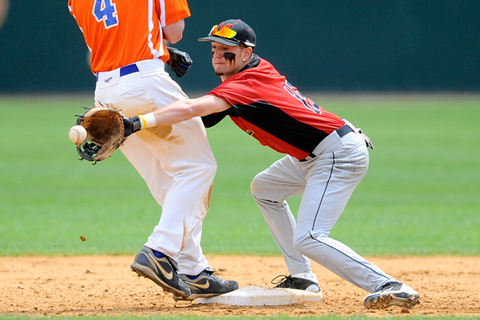 Baseball Drops Two at Dodd Stadium