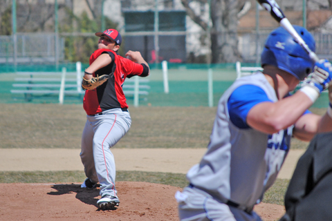 Baseball Hangs with Endicott but Falls Short in NCAA Regional