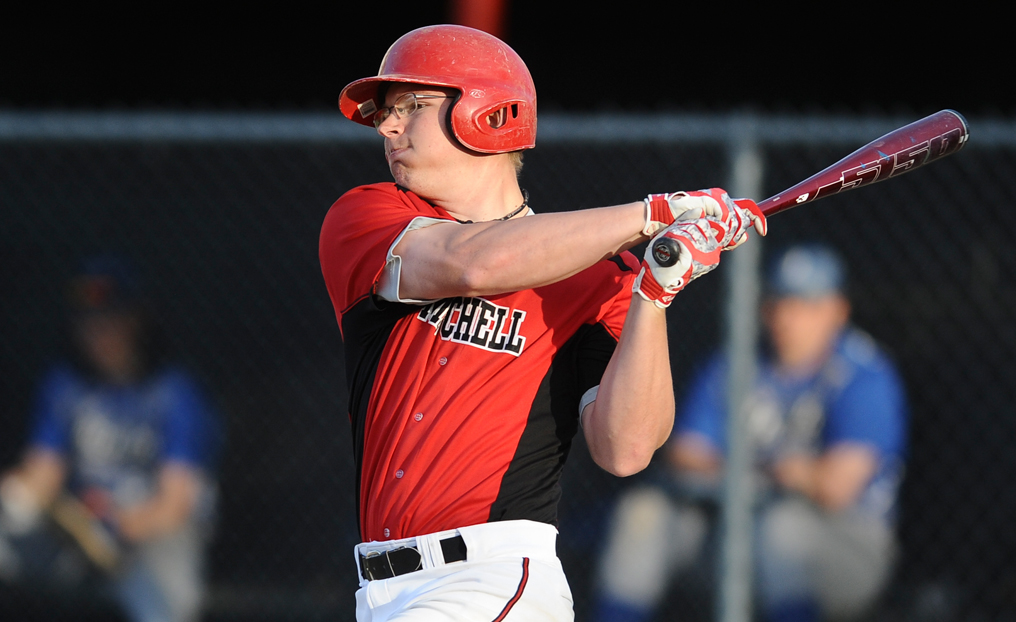 Baseball Powers Past DWC in Doubleheader Sweep