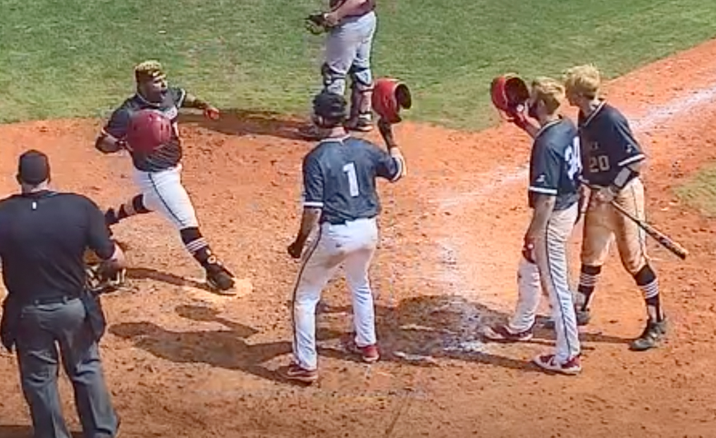 Baseball Tops Concordia 11-1