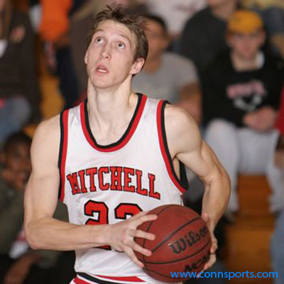 Mariners Fall to Becker in NECC Road Match-up, 83-69