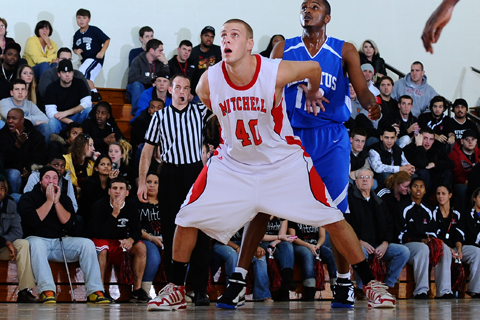 Mitchell, Mount Saint Vincent Advance to Tip-Off Finals