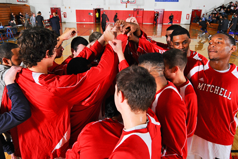 MBB Falls Short Against Becker on Senior Day