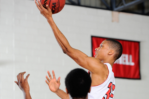 MBB Tops Regis at the Buzzer