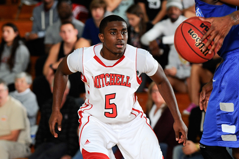 Elms Pulls Away in Second Half vs. MBB