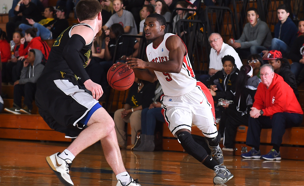 MBB Hangs Tough In Season Opener, Falls at UMD