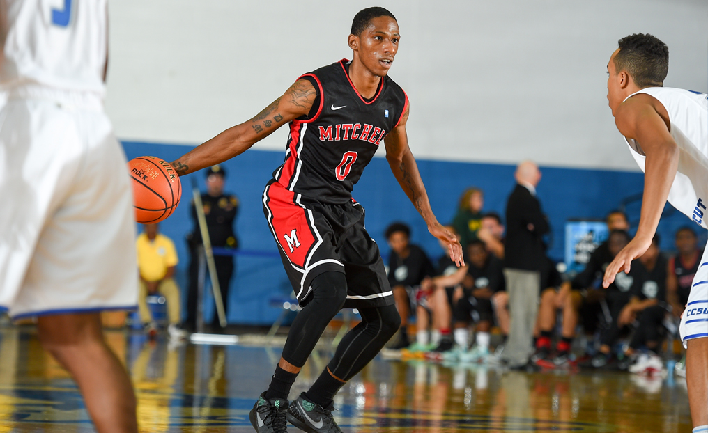 Men's Basketball Falls at Elms