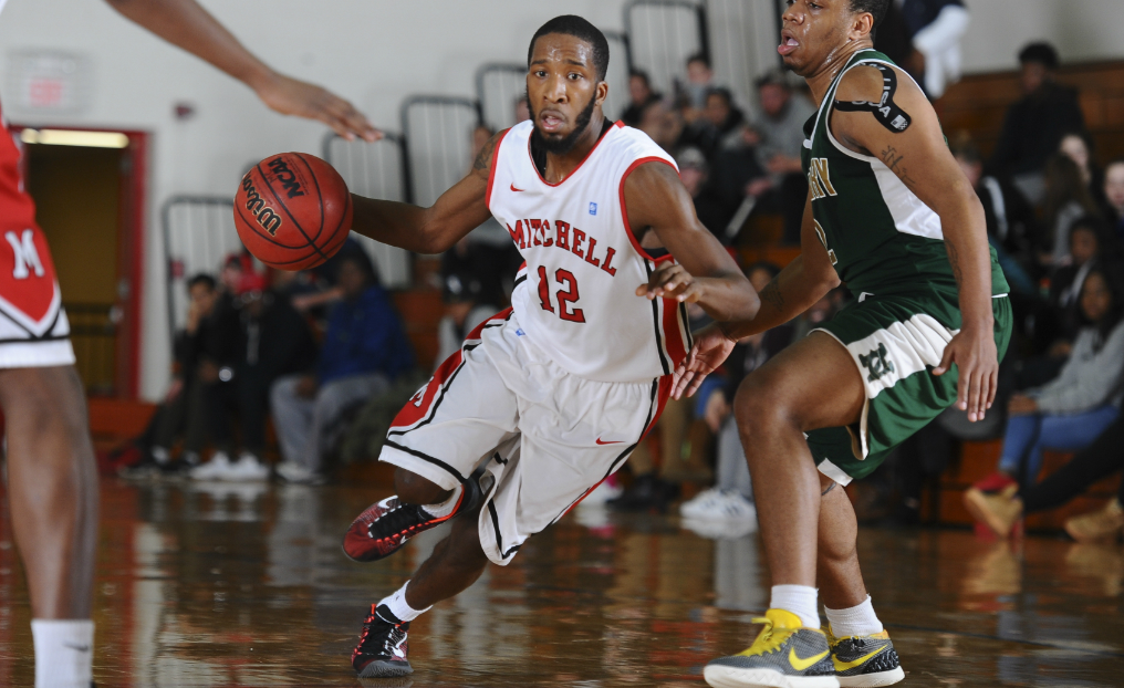 MBB Falls Short in Regular Season Finale at Becker