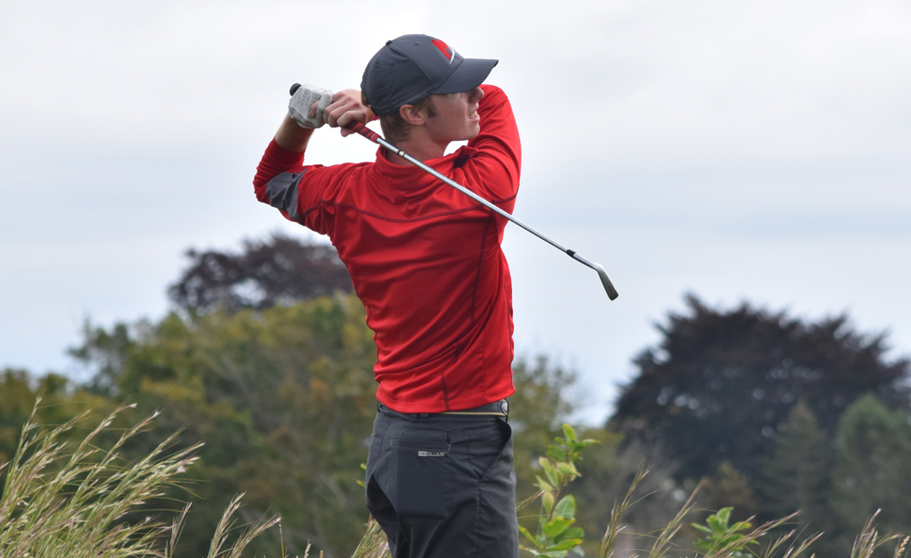 Men's Golf Tops Albertus Magnus in Playoff