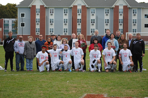Men's Soccer Tops Wheelock, 7-1