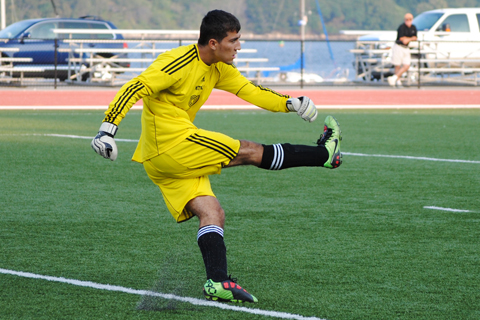 Conn College Scores Late to Defeat Men's Soccer