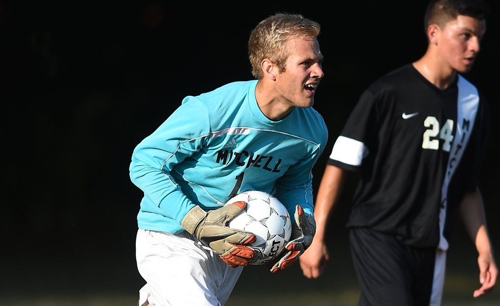 Men's Soccer Clipped in OT at Daniel Webster