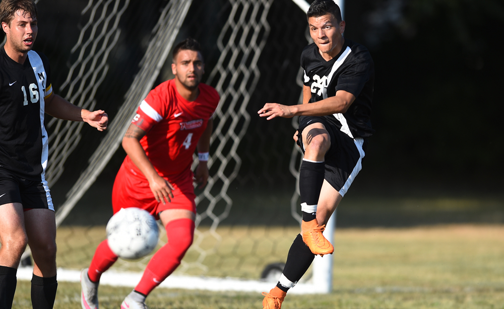 Men's Soccer Rolls at Wheelock