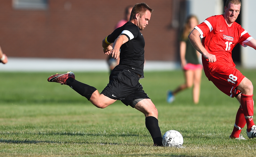 Men's Soccer Stumbles at Albertus Magnus