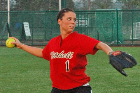 Softball Swept by New England in Spring Trip Finale