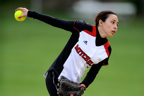 Softball Drops Season Opener to Swarthmore