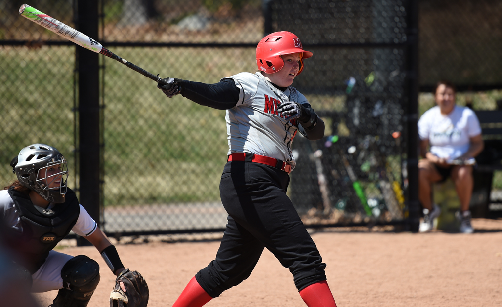 Softball Sweeps at SVC to Close Out Regular Season