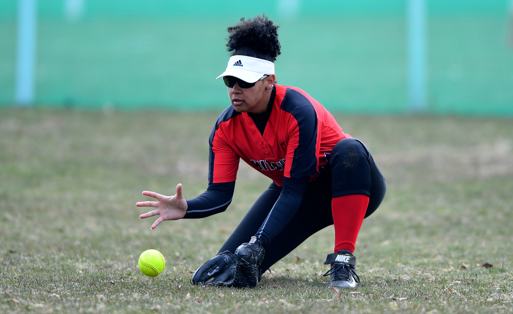 Softball Drops Two at JWU