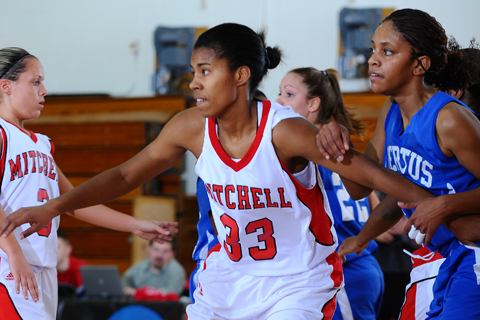 Defense Propels WBB Over Bay Path