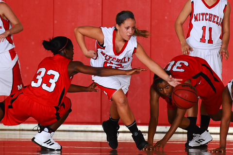 WBB Falls in Clash of Conference Unbeatens