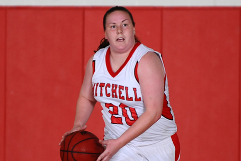 WBB Falls at Becker In Regular Season Finale