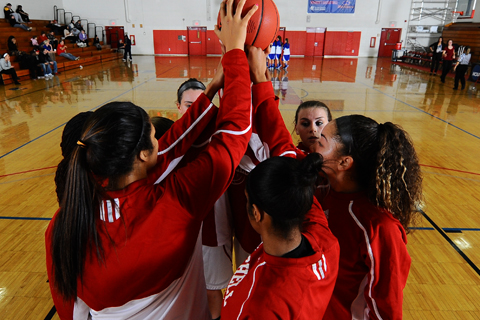Strong First Half Leads WBB Past Newbury