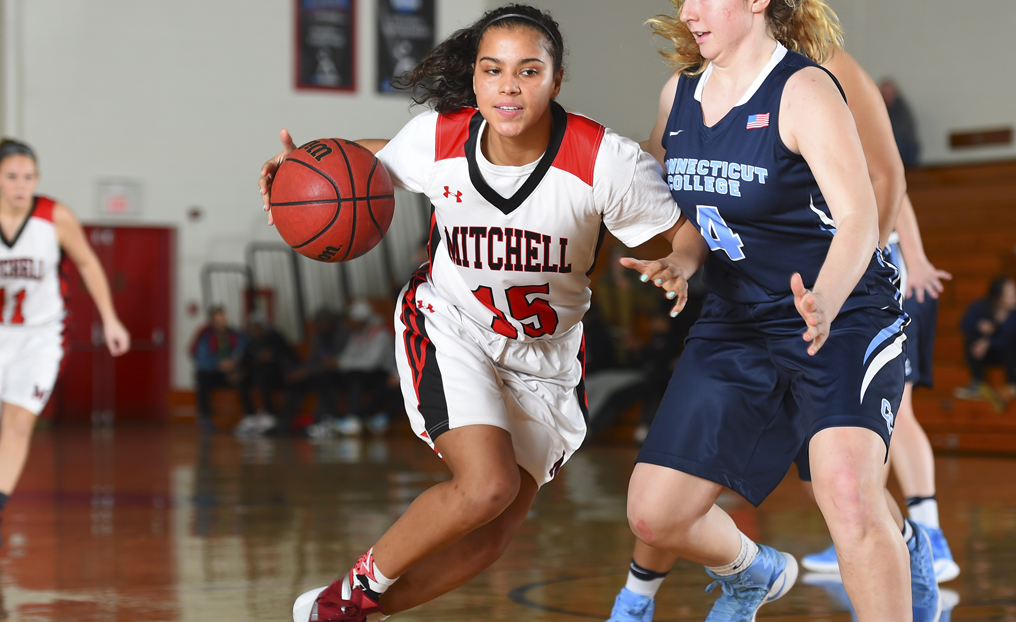 WBB Extends Winning Streak to Five at Lesley