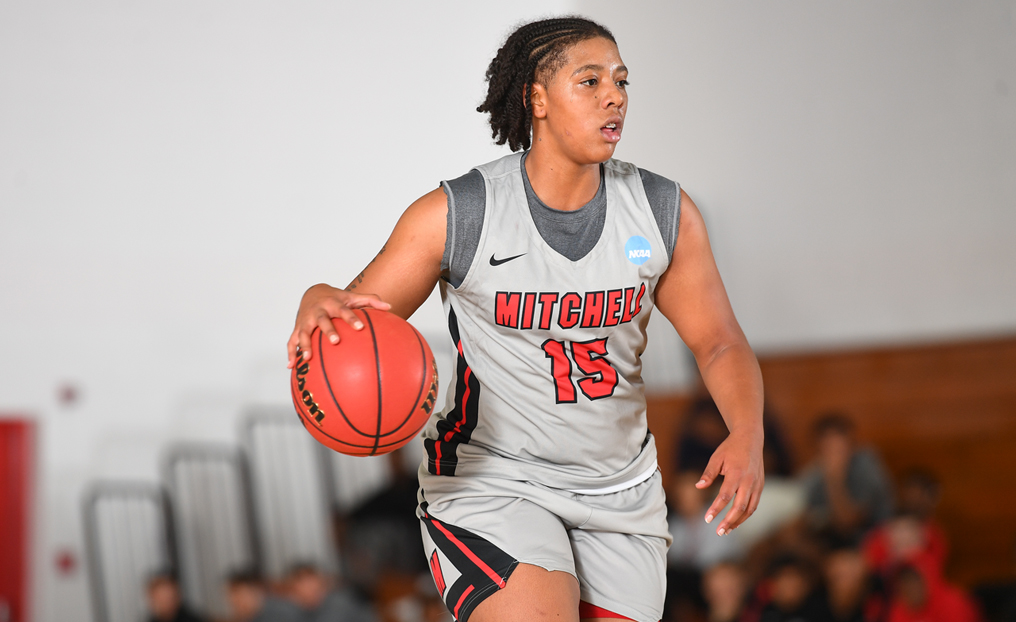 WBB Picks Up Road Win at Lasell