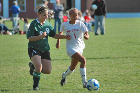 Women's Soccer Beats Daniel Webster in Regular Season Finale