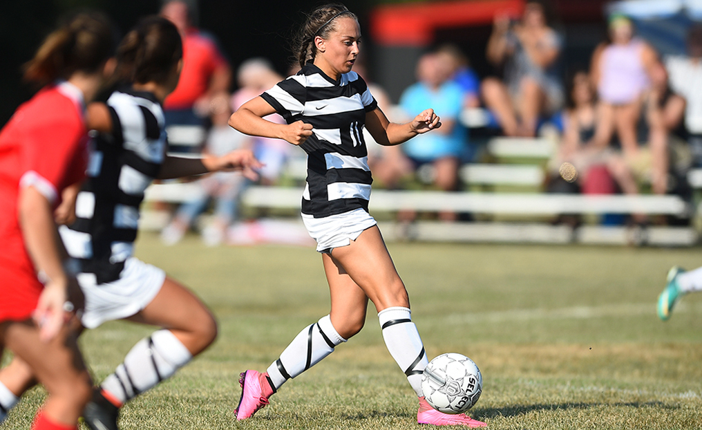 Women's Soccer Nets Eight Goals In First Win of the Season