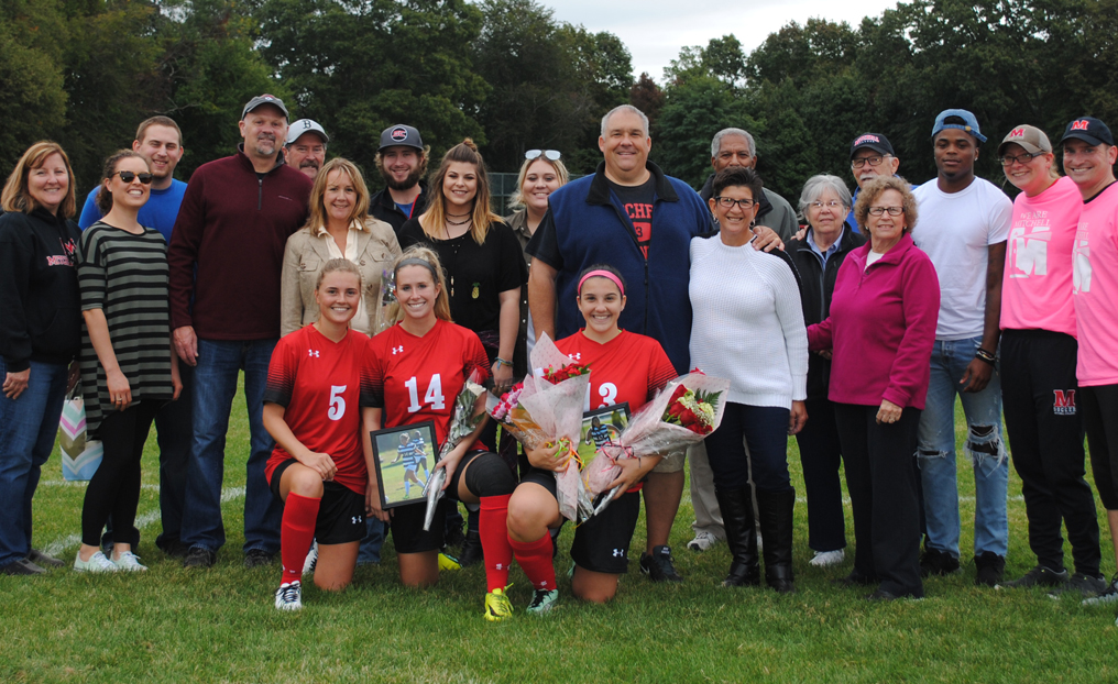 Women's Soccer Falls to Elms on Senior Day