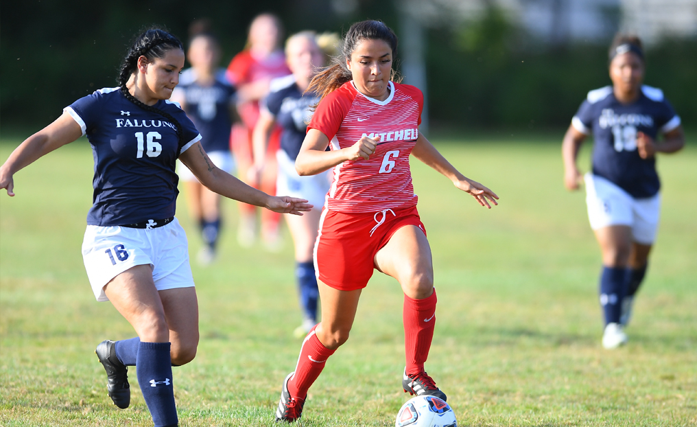 Women's Soccer Falls 4-2 at ENC