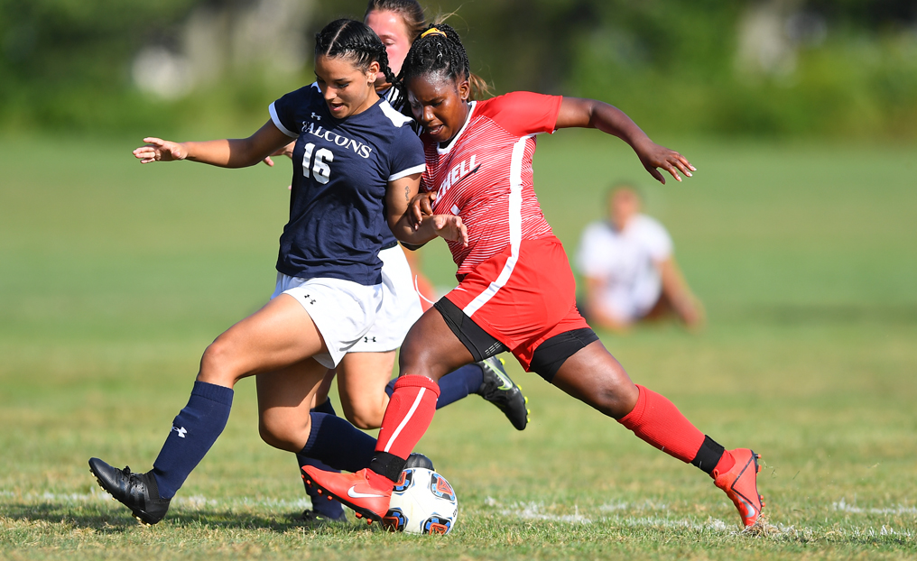 Hat Trick Downs Women's Soccer at Mount Holyoke