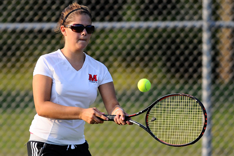 Women's Tennis Stumbles at Becker