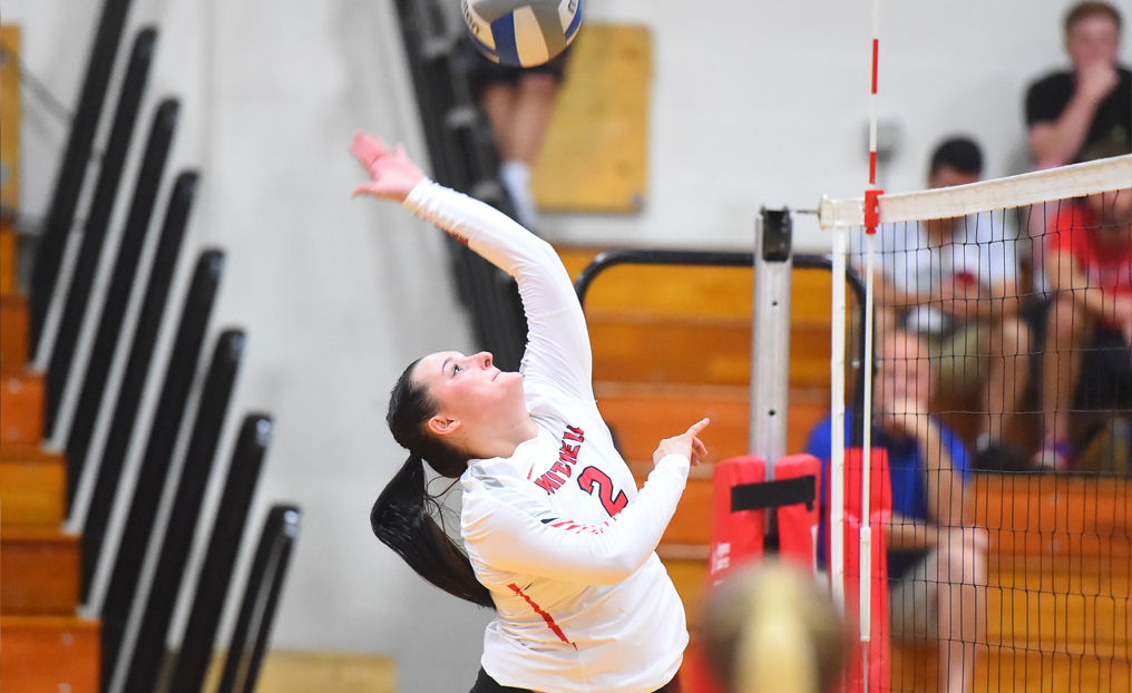 Volleyball Drops Regular Season Finale at Becker