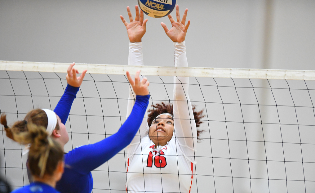 Volleyball Falls 3-0 at Dean