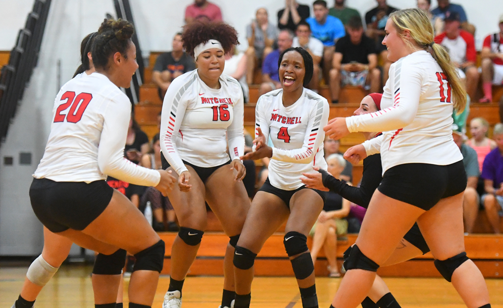 Volleyball Earns #8 Seed in NECC Championship