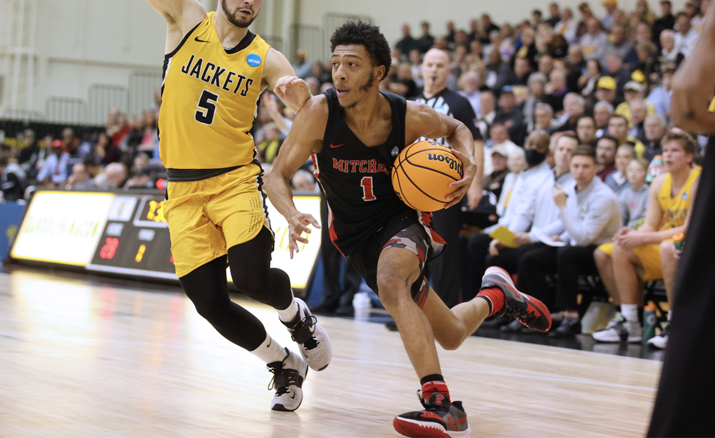 MBB Drops NCAA Opener to #1 Randolph-Macon