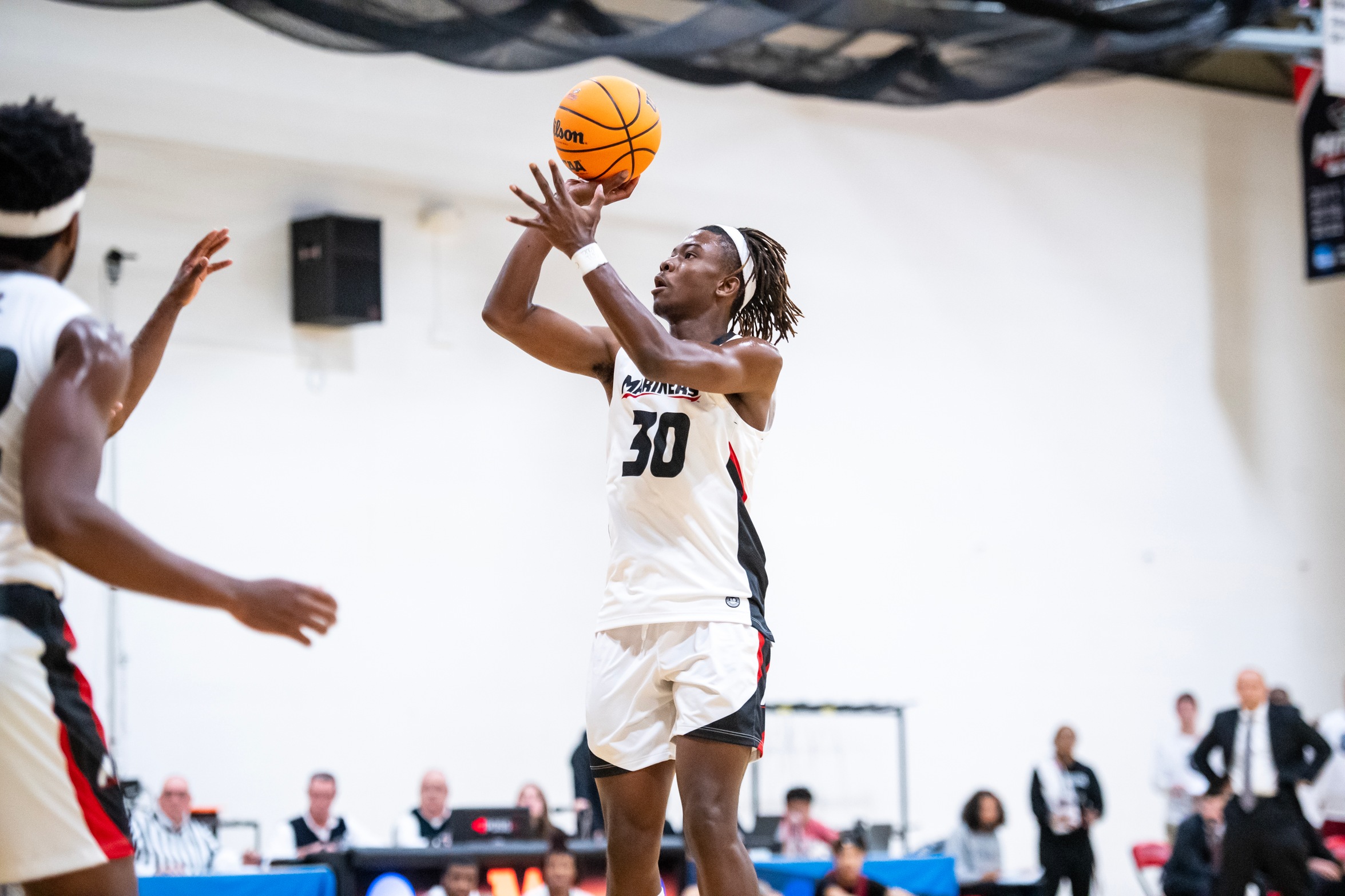 Men&rsquo;s Basketball Sunk by Three Ball in Loss to Coast Guard