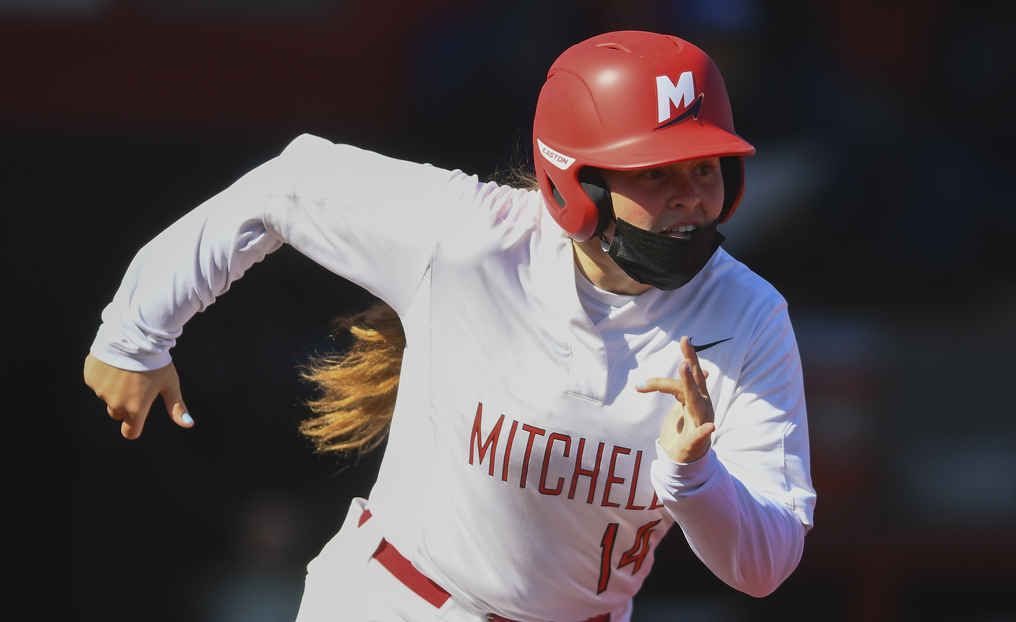 Softball Splits Pair of 2-1 Finals