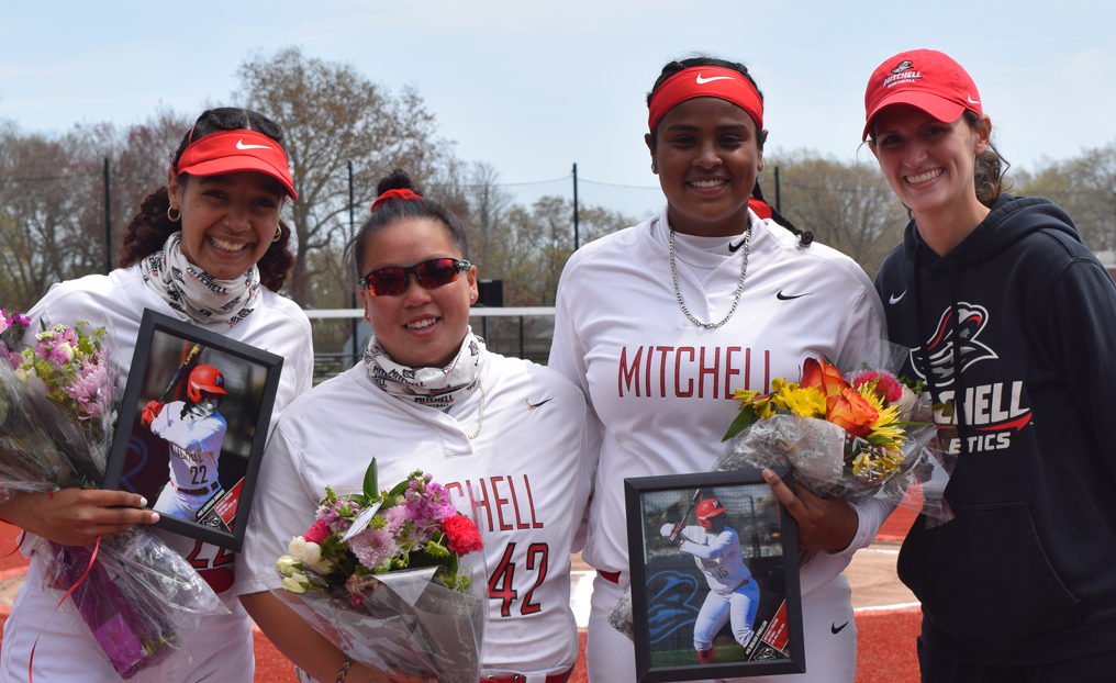 Softball Splits with USJ on Senior Day