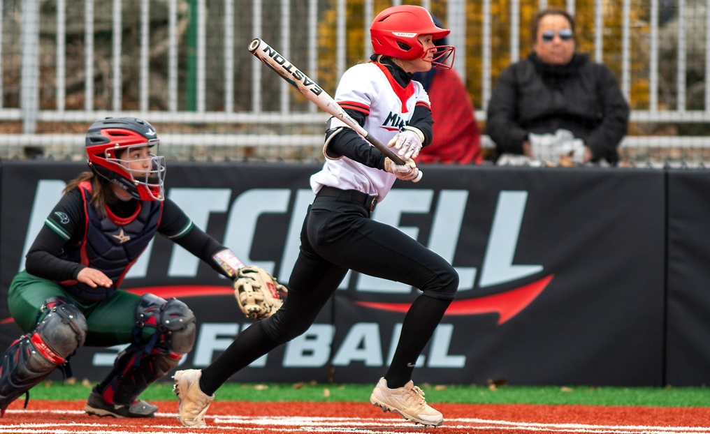 Softball Stays Hot, Sweeps Nichols