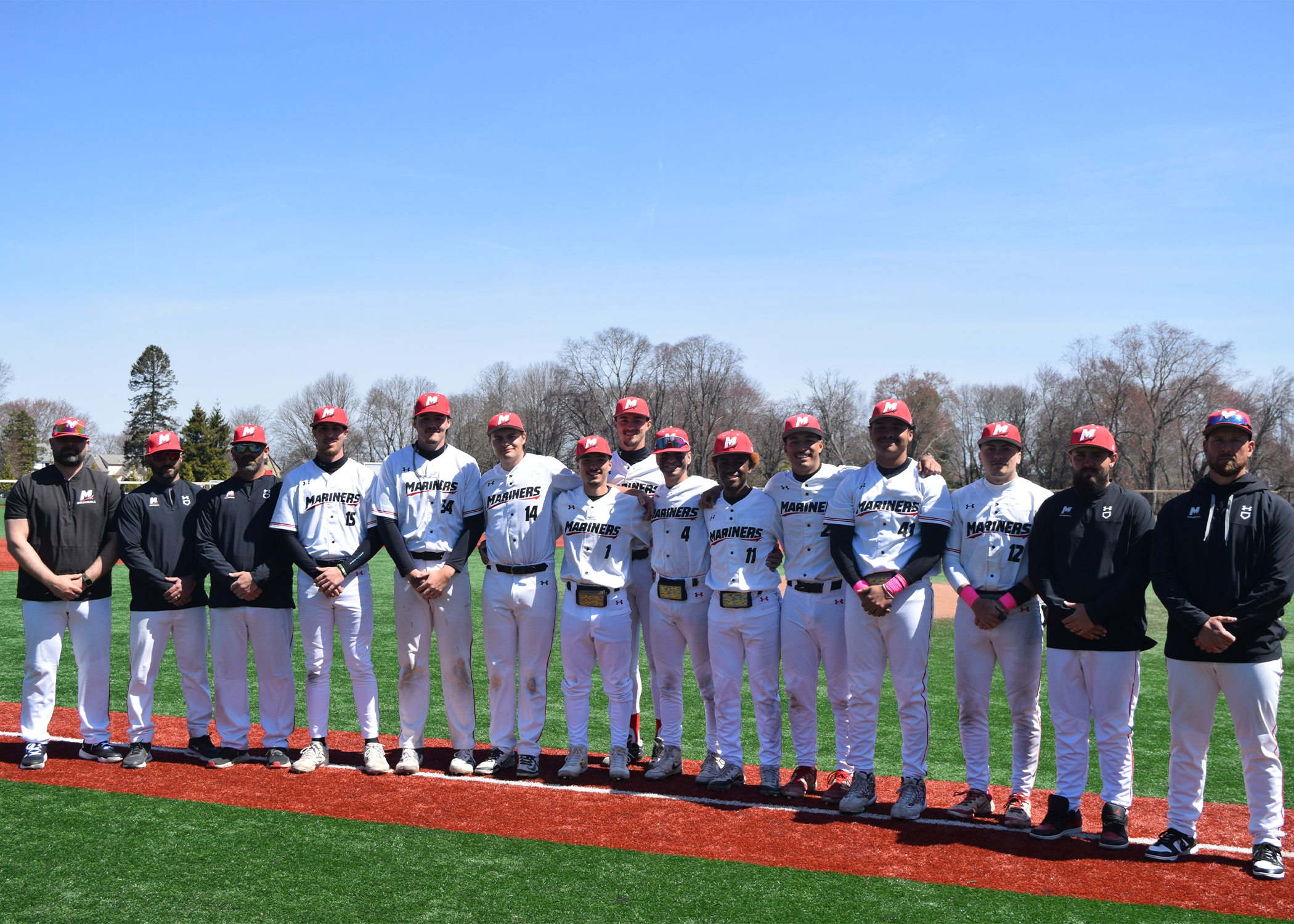 Baseball Celebrates Senior Day with GNAC Sweep of Lasell