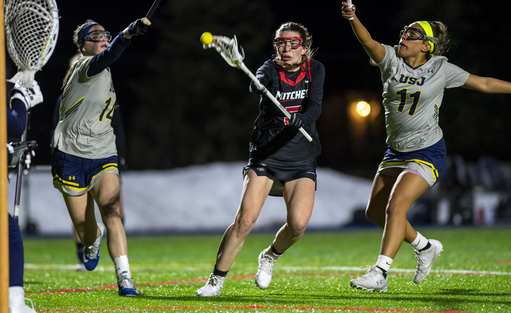 Women's LAX Falls at USJ