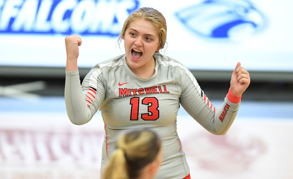 Volleyball Splits Tri-Match at Cobleskill